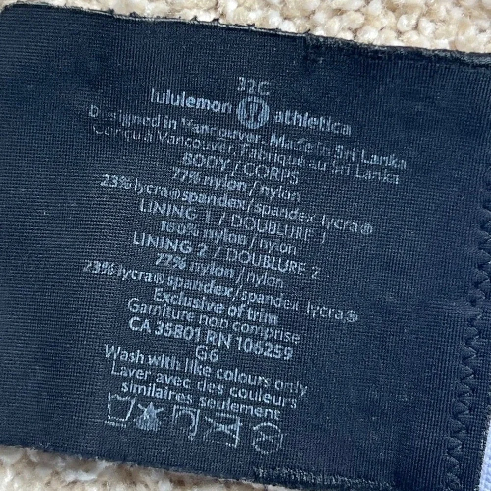Lululemon Athletica Sports Bra Women's Size 32C Built-in Support Athletic Sporty